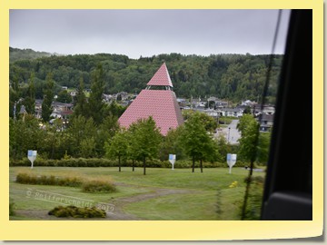 Ha! Ha! Pyramide in La Baie, Andenken an  Saguenay-Flut von 1996