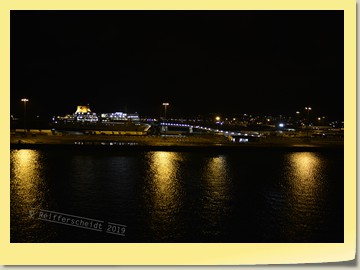 Cherbourg bei Nacht