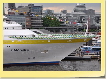 Taufe der MS Hamburg (ex MS COLUMBUS)