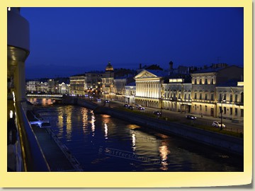 St. Petersburg bei Nacht