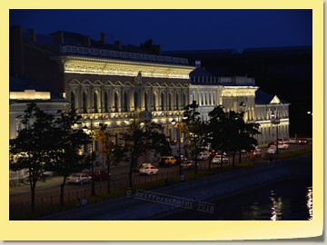 St. Petersburg bei Nacht