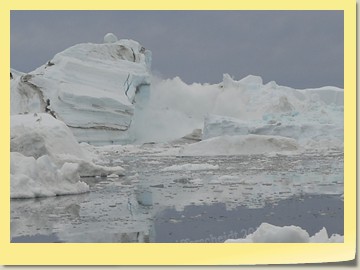 "Kalben" eines Eisberges