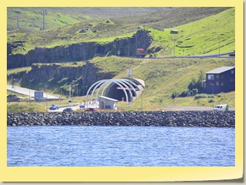 Einfahrt nach Runavik