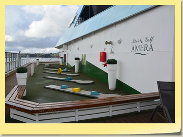 Minigolf an Deck