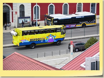 Schwimmfähiger Reisebus