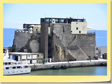 Einfahrt zum Kaiplatz