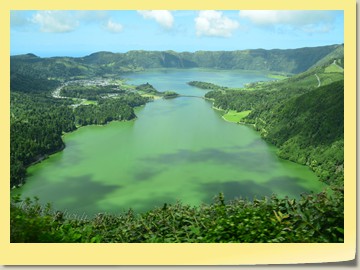 Grüne und blaue Lagune