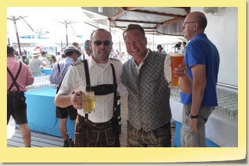 Bayrischer Frühschoppen mit Kapitän und Kreuzfahrtdirektor
