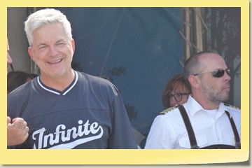 Michael Schulze (Direktor Schiffsreisen) zu Besuch an Bord
