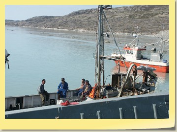 Grönländische Hafenarbeiter