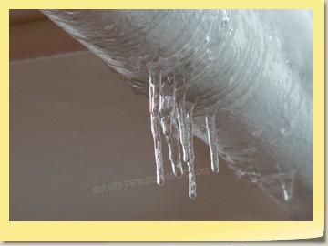 Eiszapfen auf der BREMEN bei unter 0°C