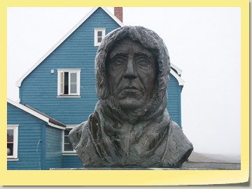Roald Amundsen Büste in Ny-Ålesund / Spitzbergen