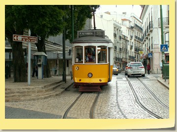 Berühmte Straßenbahn in Lissabon / Portugal